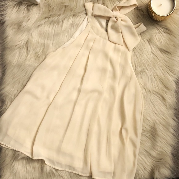 Light Breezy Pretty Halter Top - Picture 1 of 3